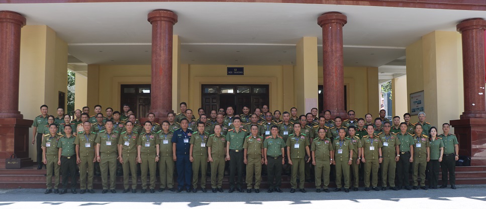 Công an Hải Phòng & Học viện Chính trị CAND: Tổ chức Chương trình học tập thực tế Lớp bồi dưỡng kiến thức cho cán bộ cấp uỷ Bộ Công an Lào
